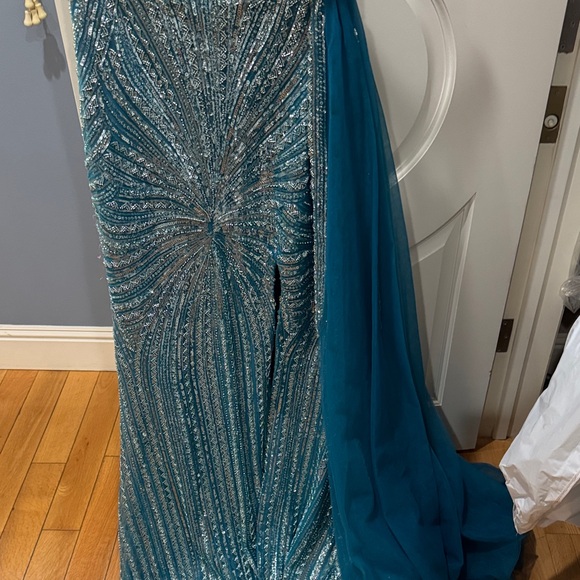 Elegant Teal Sequin Wedding Dress - Picture 4 of 10